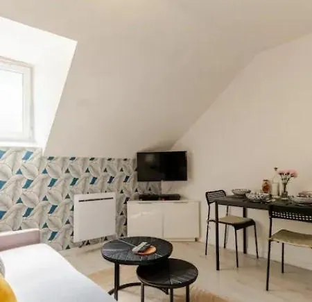 Aparthotel 4pers 2lits 5 Min Aeroport Orly,navette Et Parking Extra,location En Nuit Et Jourchez Sandro, *